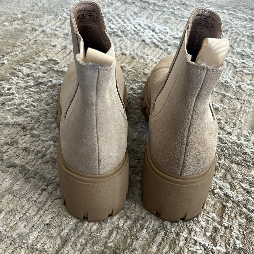 Steve Madden Howler Tan Leather Chelsea Ankle Boot Size 9 Chunky Heel Boho EUC